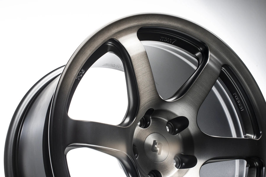 Titan 7 Forged Aluminium Wheel - T-D6e 18x10 5x120 ET 25 CB 64.1 in Hybrid Dark Machine