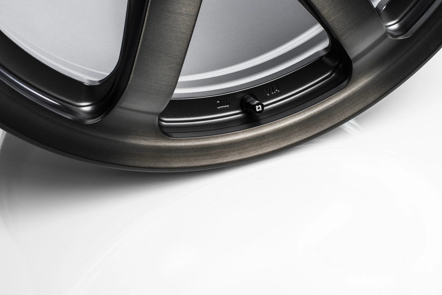 Titan 7 Forged Aluminium Wheel - T-D6e 18x10 5x120 ET 25 CB 64.1 in Hybrid Dark Machine