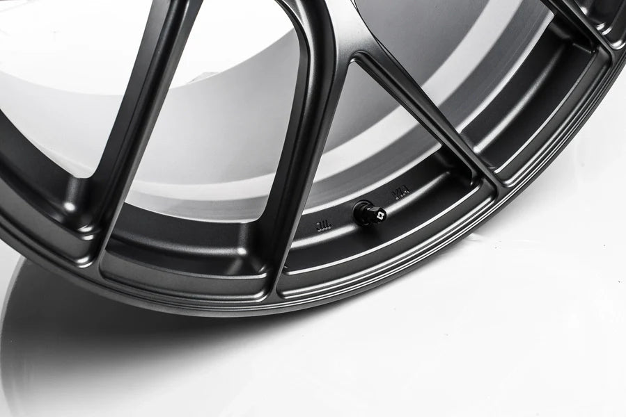 Titan 7 Forged Aluminium Wheel - T-S5 18x10.5 5x120.65 ET 52 CB 70.3 in Satin Titanium