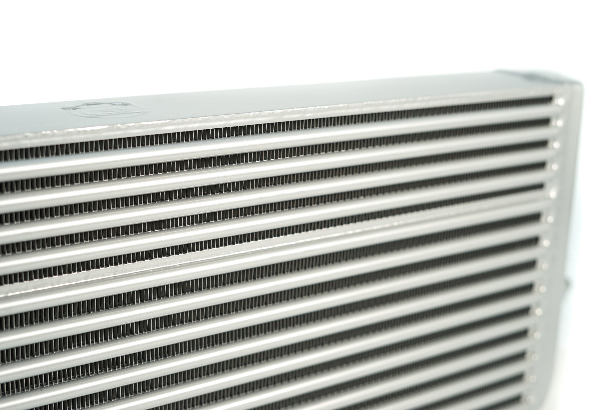 CSF N54/N55 E SERIES HIGH-PERFORMANCE STEPPED CORE BAR/PLATE INTERCOOLER (SILVER)