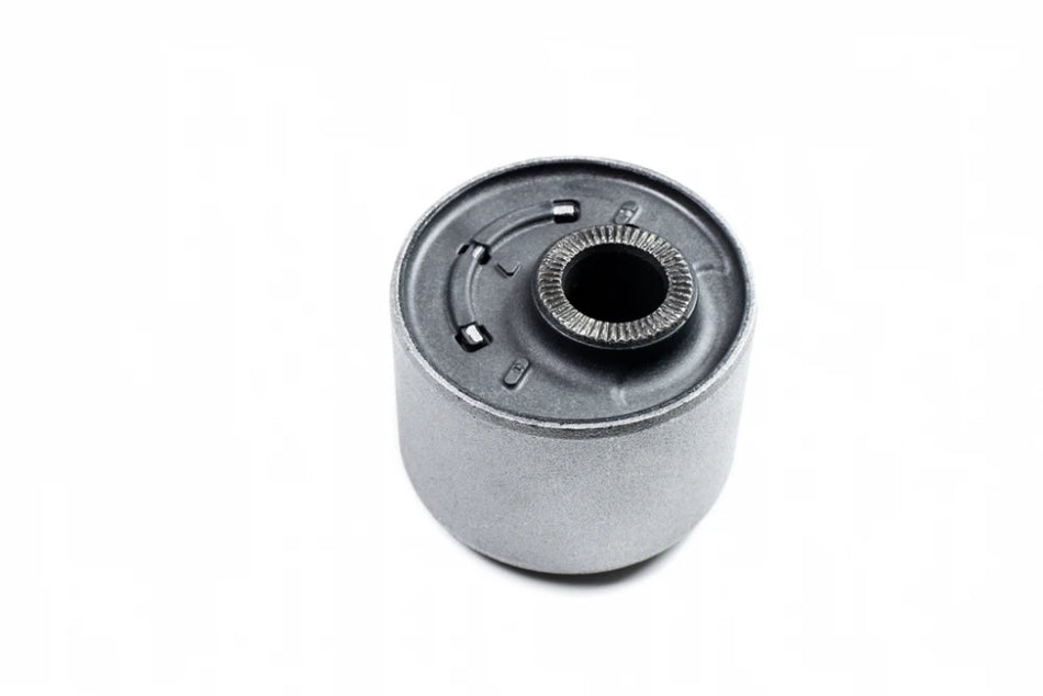 Hardrace FRONT RADIUS ARM BUSHING - AXLE SIDE NISSAN PATROL, TOYOTA LAND CRUISER (0080019)