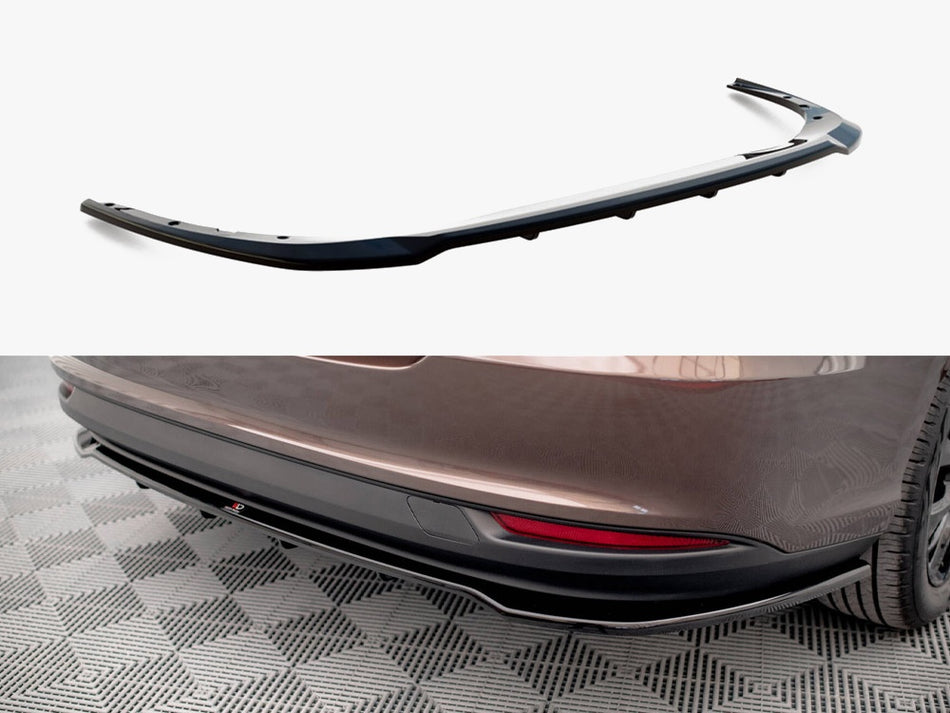 Maxton Central Rear Splitter (Vertical Bars) Fiat Tipo S Sedan Mk1