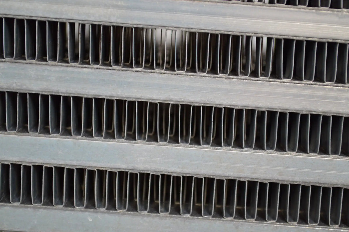 The MAGNUM 1000HP+ Intercooler Core 18X12x6 Bar & Plate design