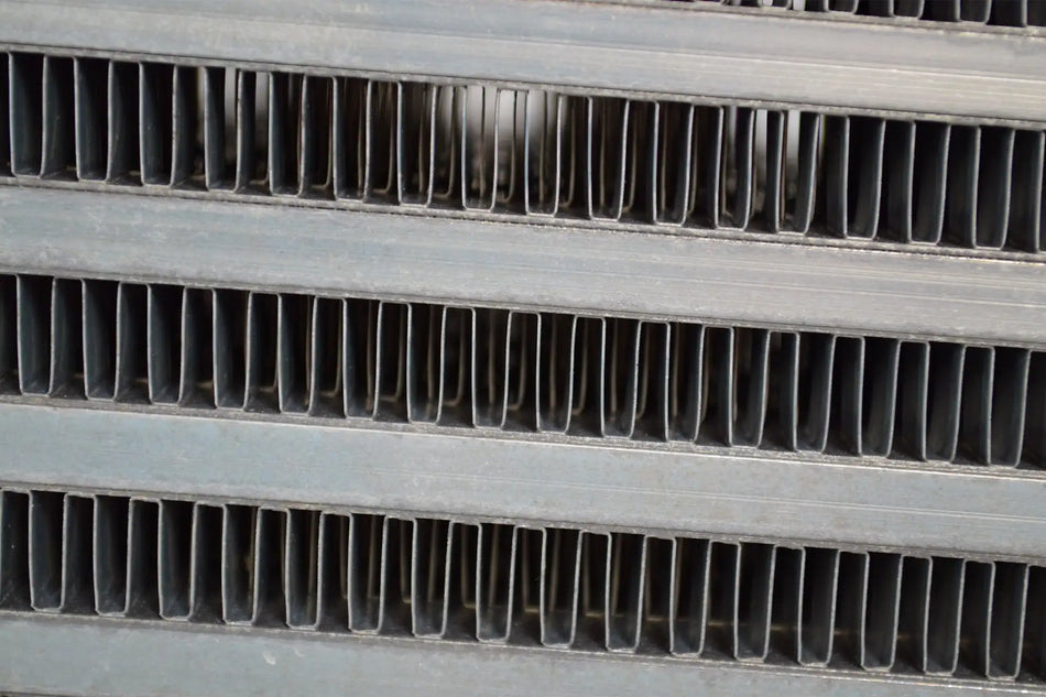 The MAGNUM 1000HP+ Intercooler Core 18X12x6 Bar & Plate design