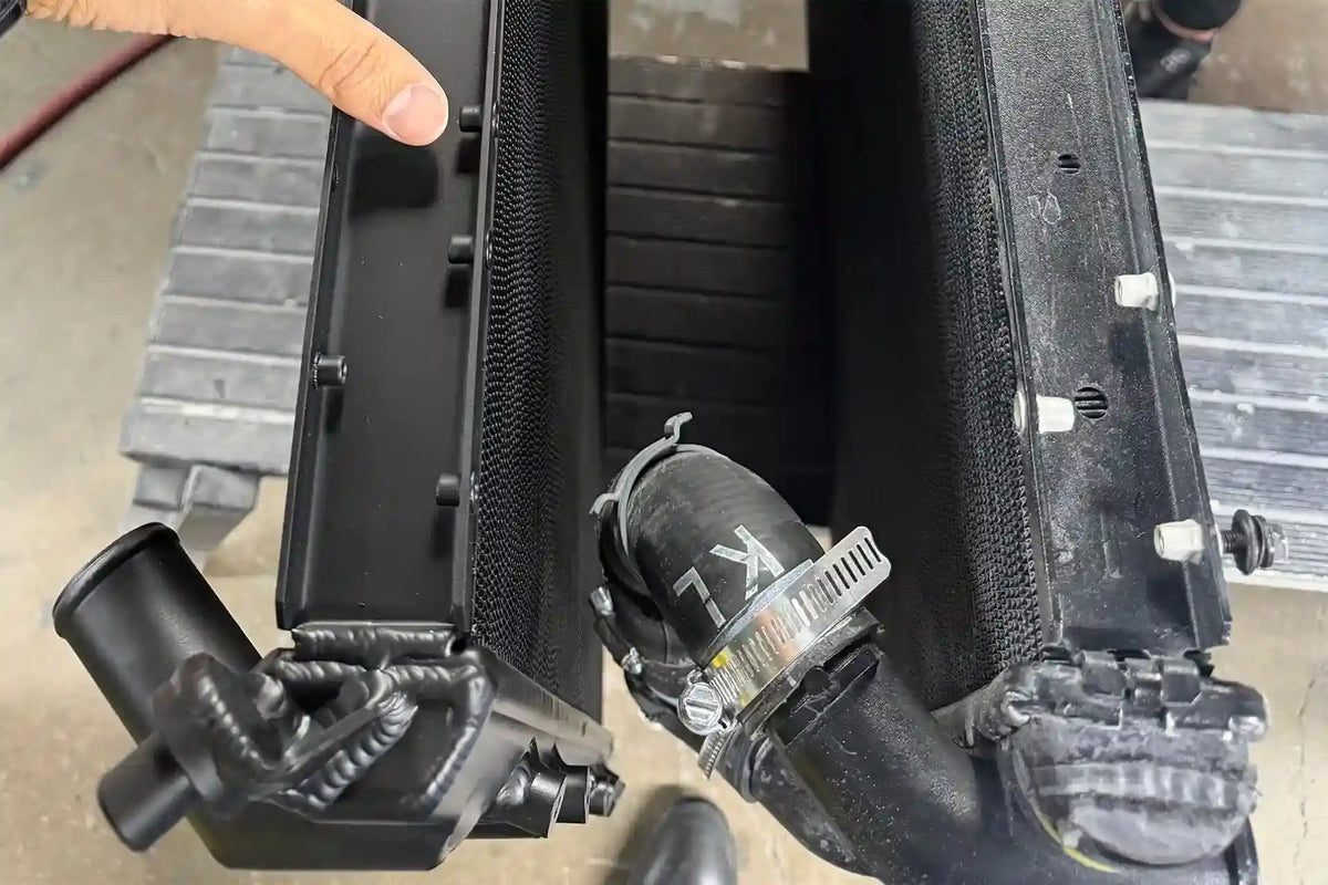 CSF #7250 Ferrari FF / GTC4Lusso / F12 / 812 / Monza High-Performance All-Aluminum Radiator - CSF vs OEM comparison (9)