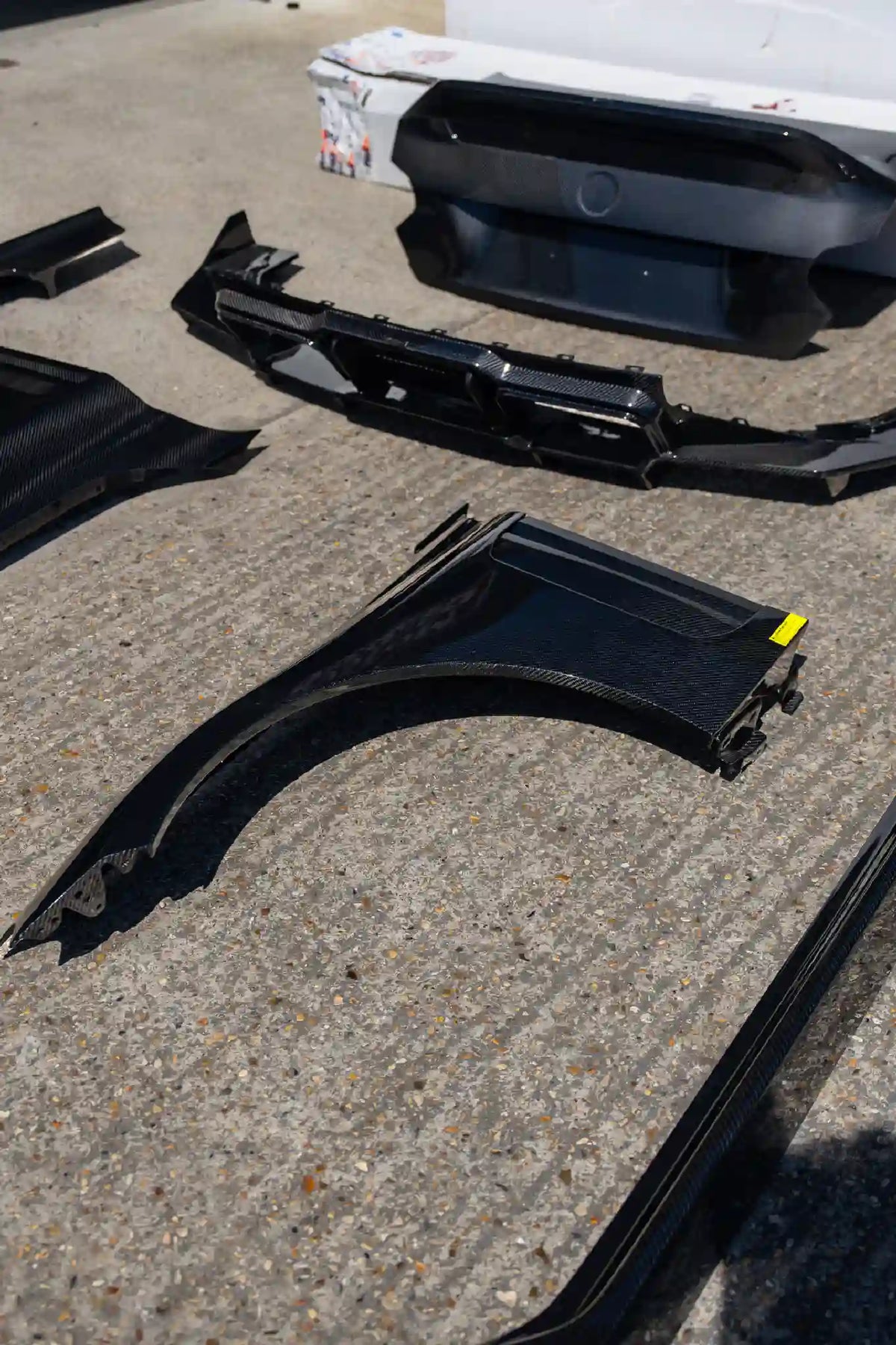 VORSTEINER VRS G8X M2 CARBON FIBRE AERO KIT