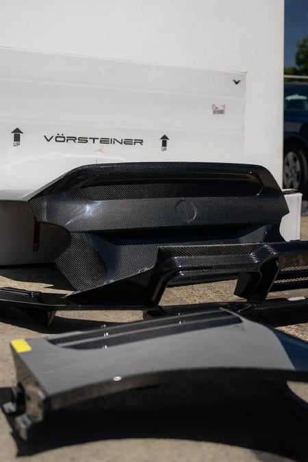 VORSTEINER VRS G8X M2 CARBON FIBRE AERO KIT