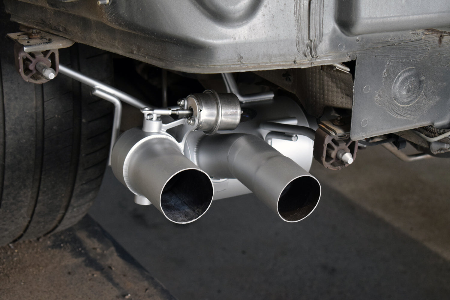 QuickSilver Ferrari F12 Berlinetta - Titanium Sport Exhaust System With Sound Architect™ (2012-17)