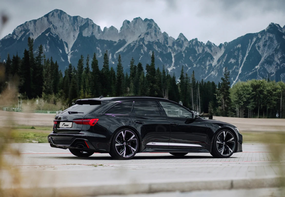 Black Audi RS6 Avant C8, RacingLine development car