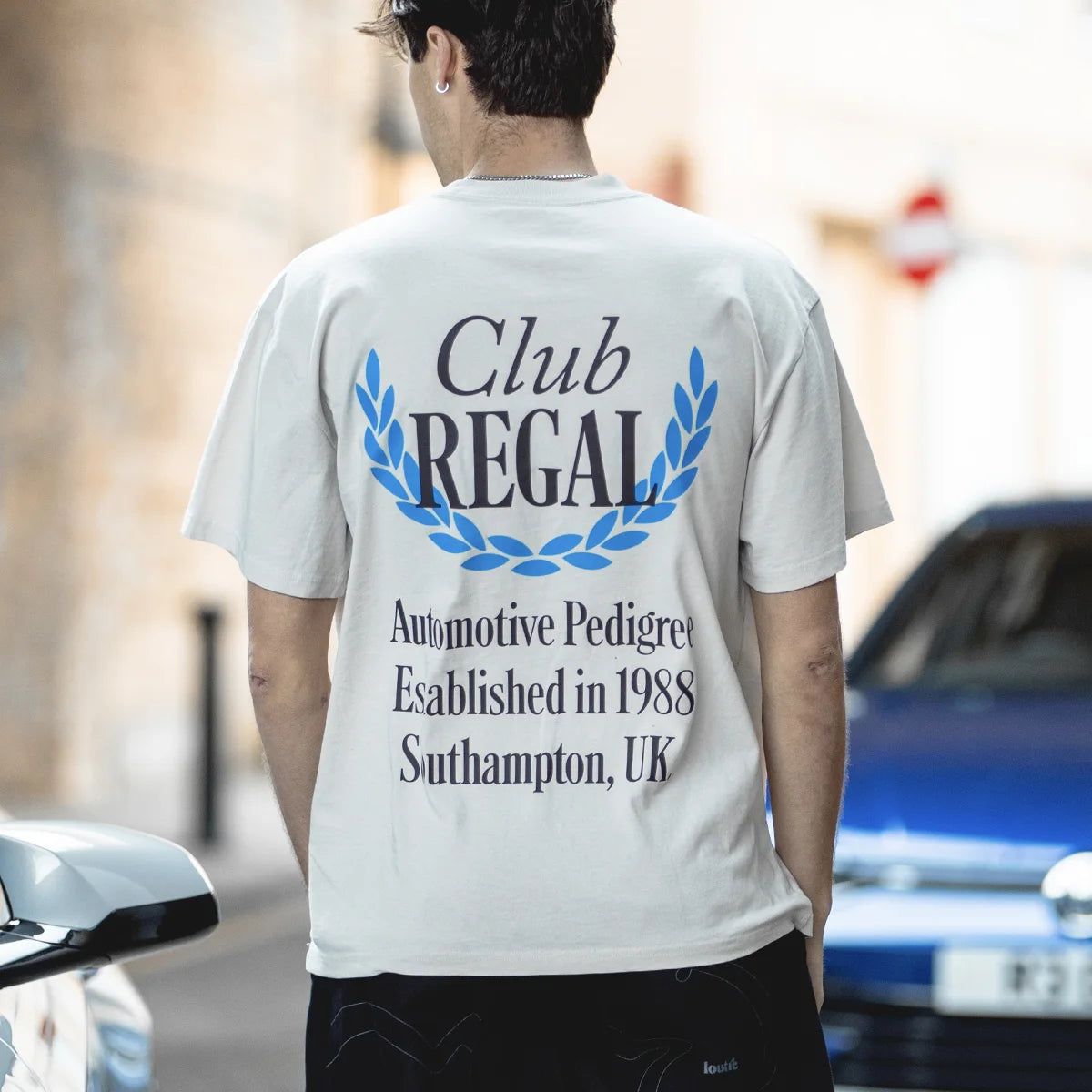Club Regal Laurel T-Shirt - Faded Bone