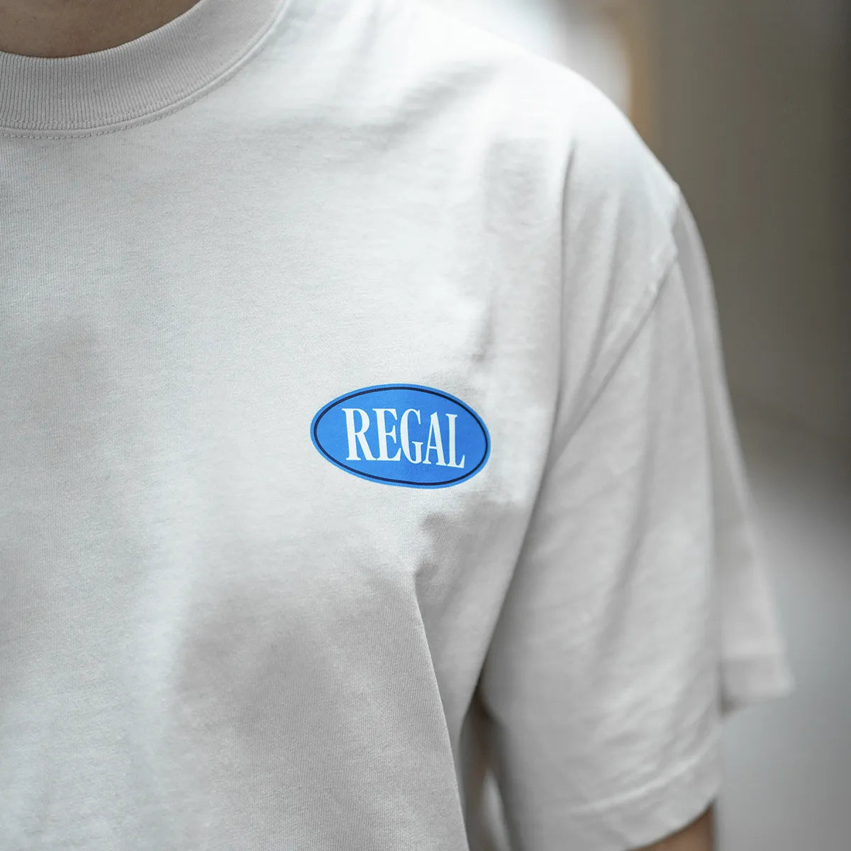 Club Regal Laurel T-Shirt - Faded Bone