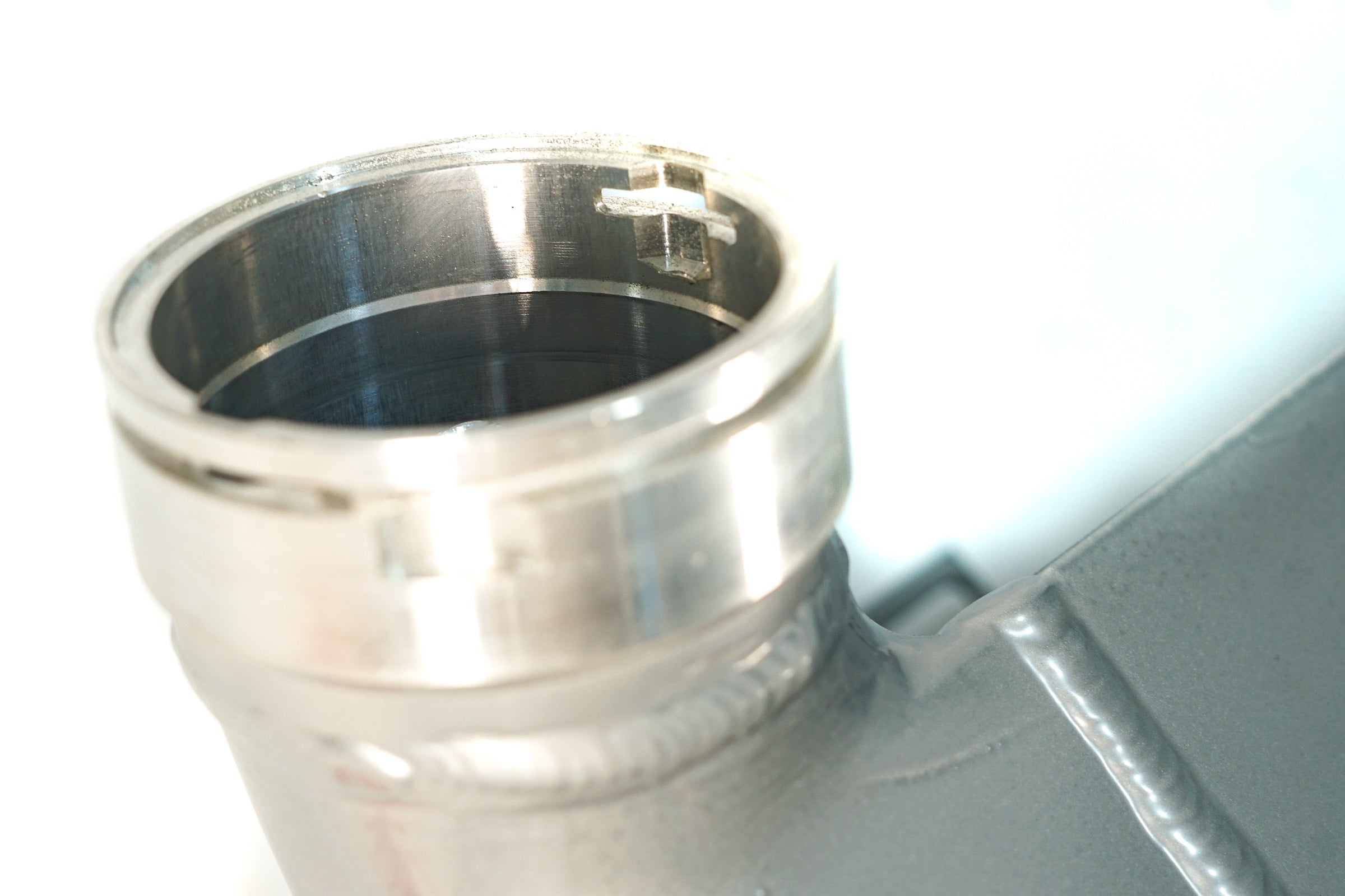 CSF N54/N55 E SERIES HIGH-PERFORMANCE STEPPED CORE BAR/PLATE INTERCOOLER (SILVER)