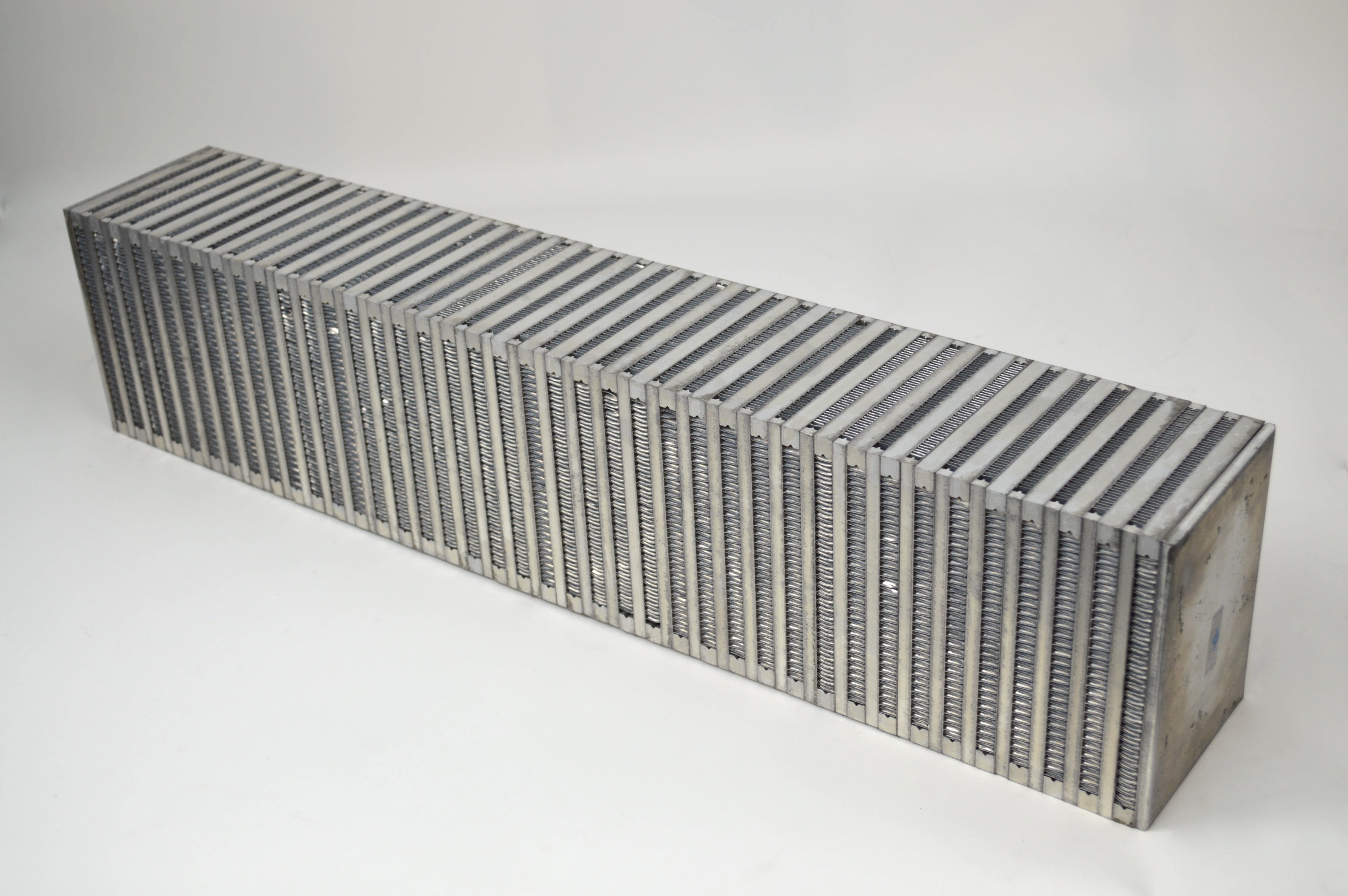 CSF Race High Performance Bar&plate intercooler core 27x6x3 (vertical flow)